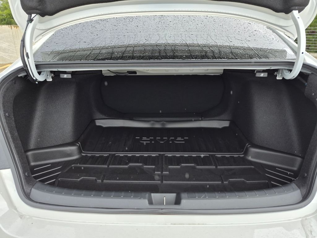 New 2026 Platinum White Pearl Honda Sport Touring image 17