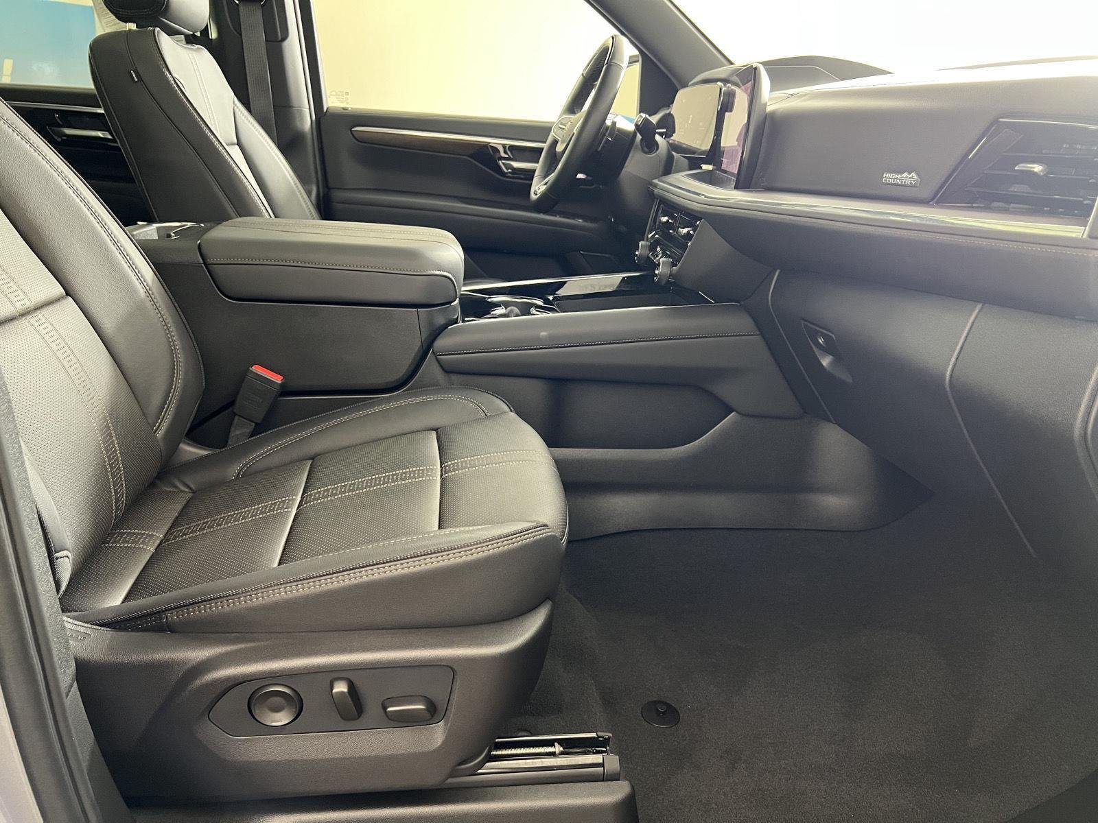 Used 2025 Sterling Gray Metallic Chevrolet High Country image 30