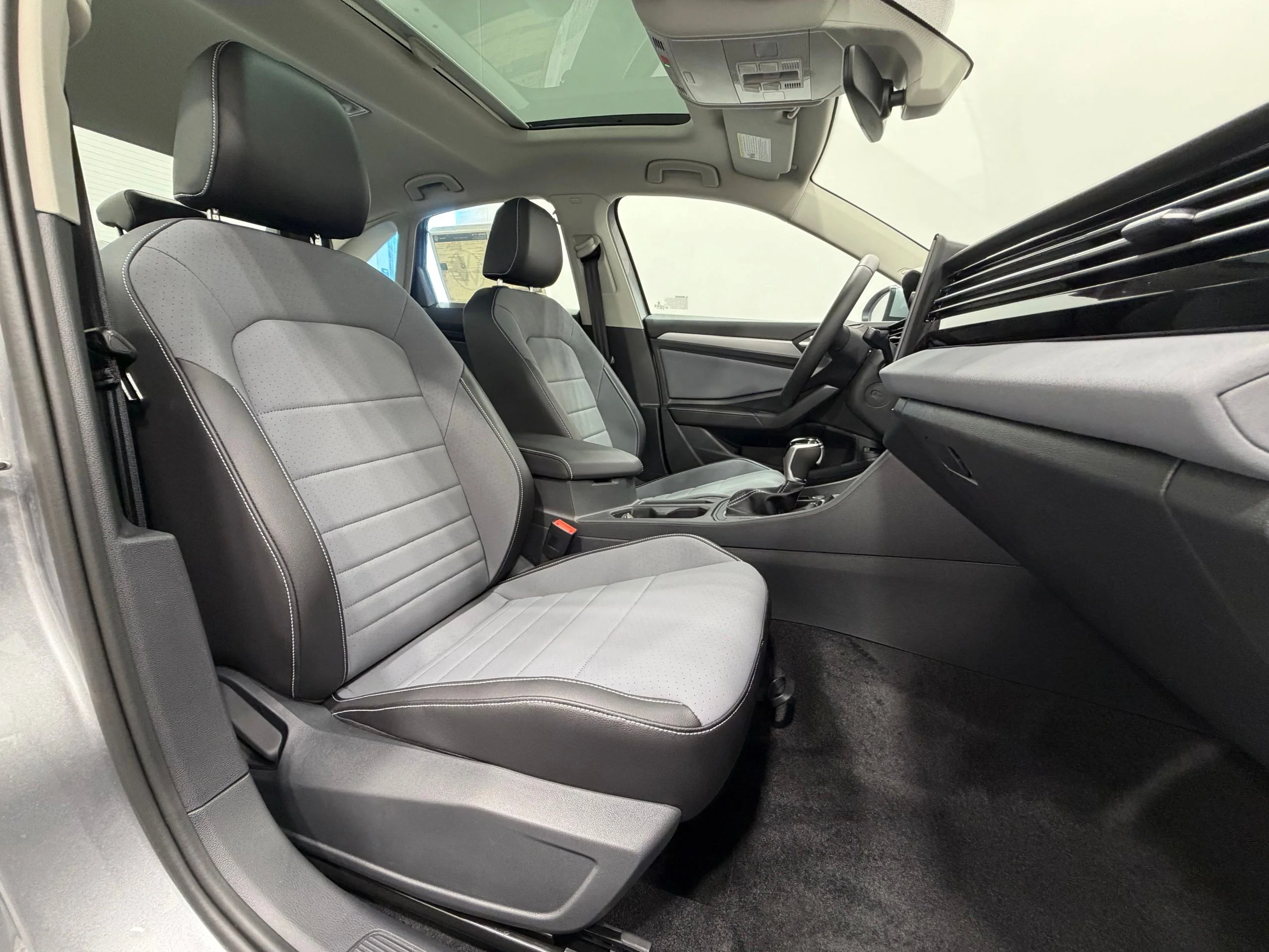 New 2026 Silver Volkswagen 1.5T SE image 28
