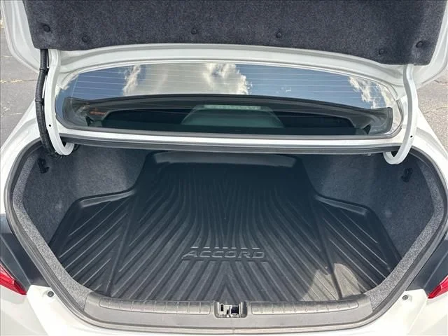 Used 2019  Honda LX image 30