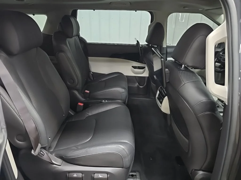 Used 2022 Gray Kia SX Prestige image 18