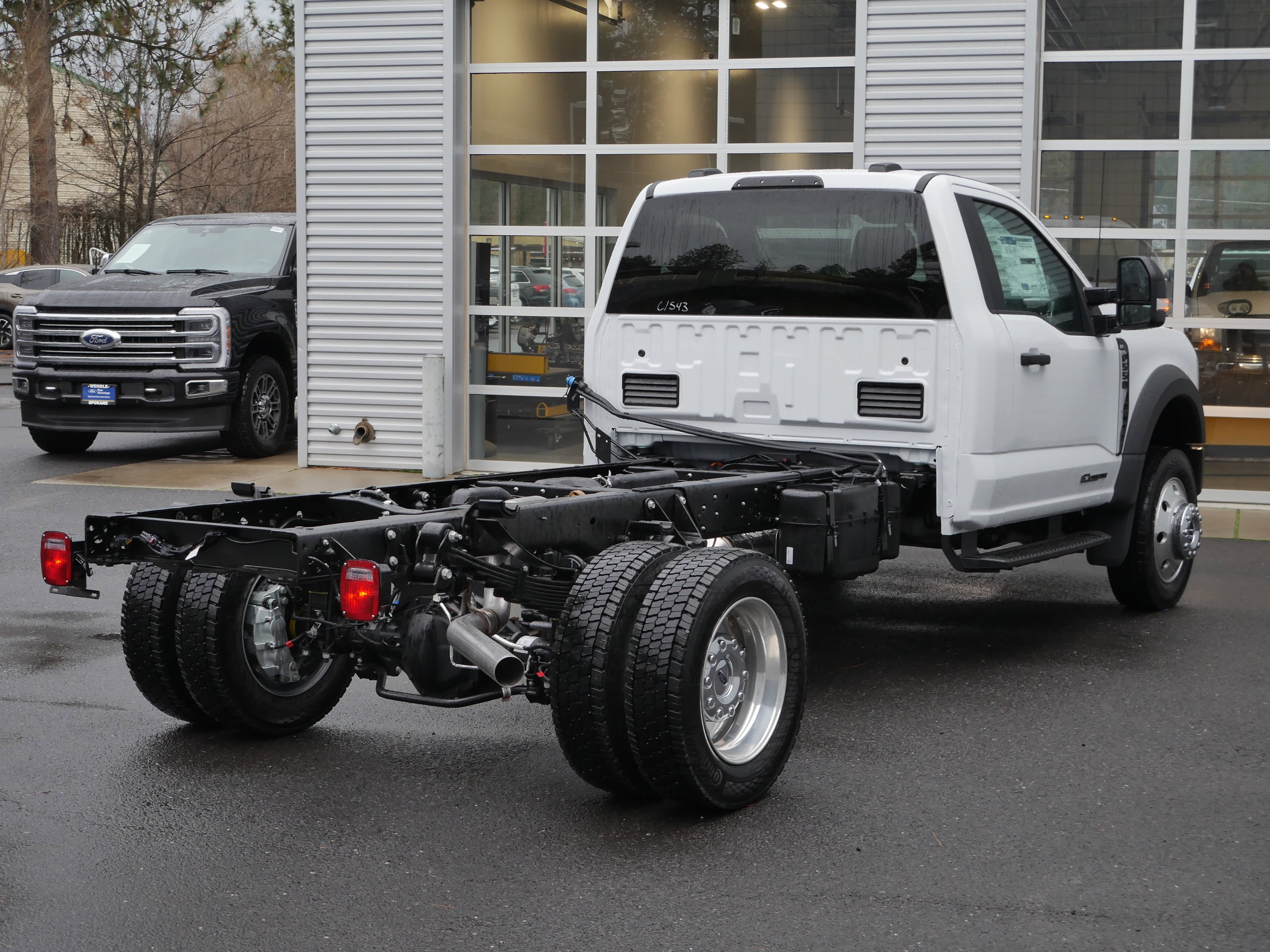 New 2026 Oxford White Ford F-550® XLT image 18