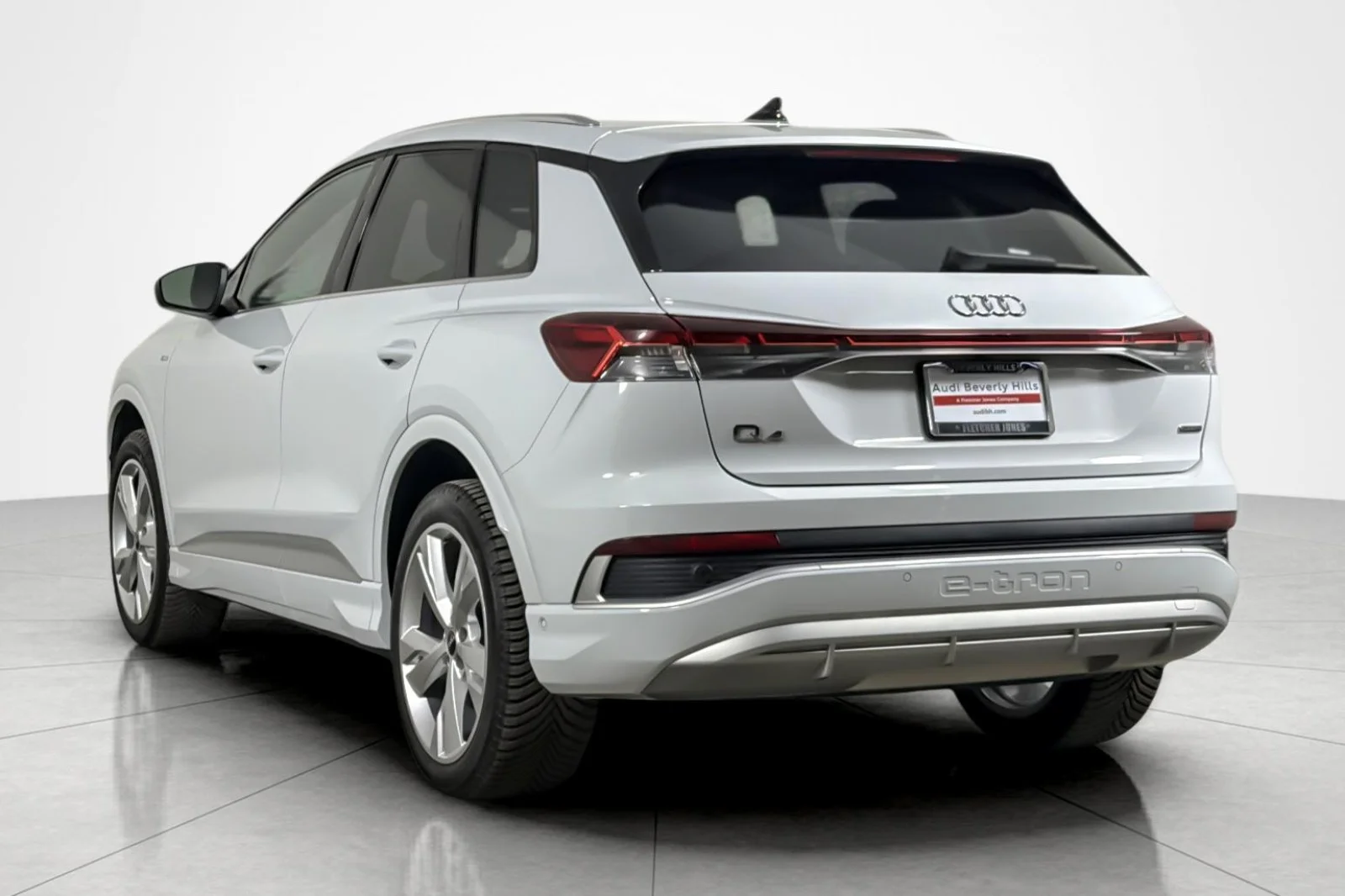 Used 2023 Glacier White Metallic Audi Premium Plus 50 quattro image 3