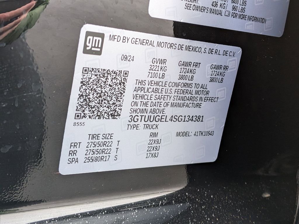 Certified Used 2025 Onyx Black GMC Denali image 27