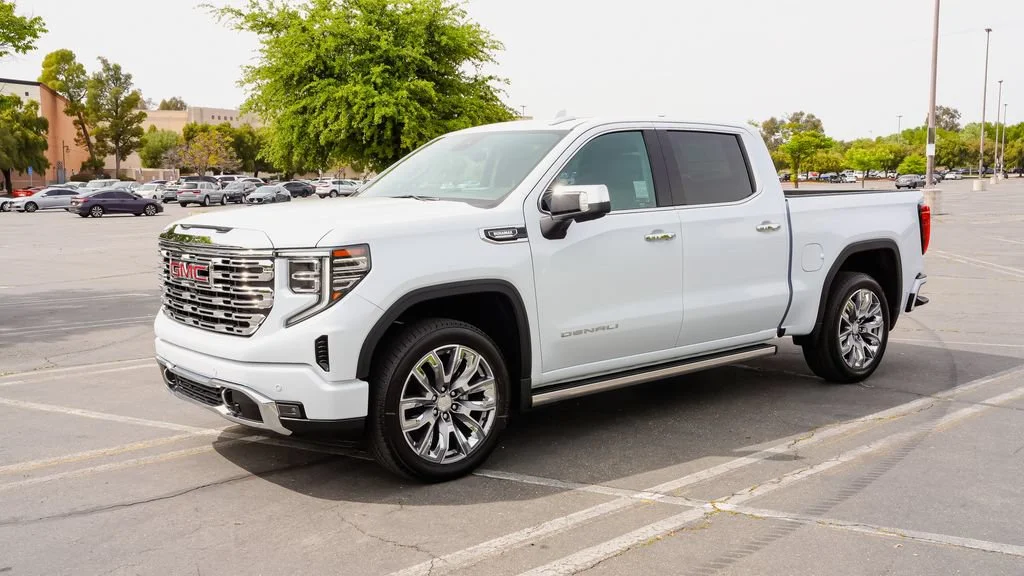 2026 GMC Sierra 1500 Denali - Photo 3