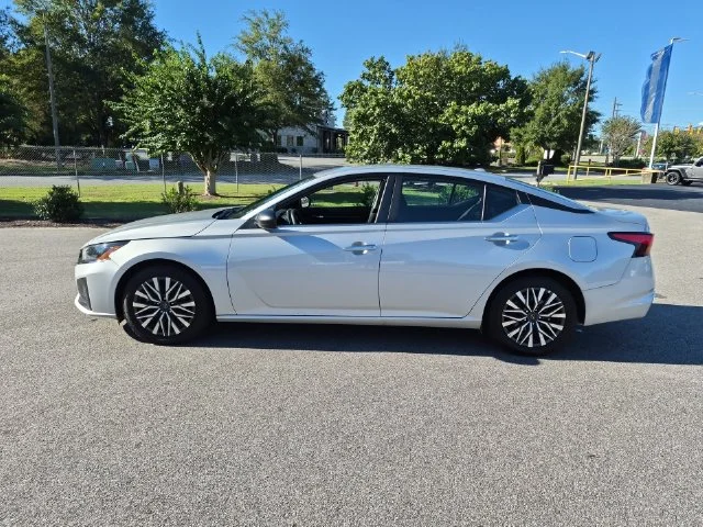 Used 2025 Silver Nissan 2.5 SV image 6