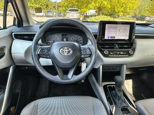 Used 2024  Toyota L image 14