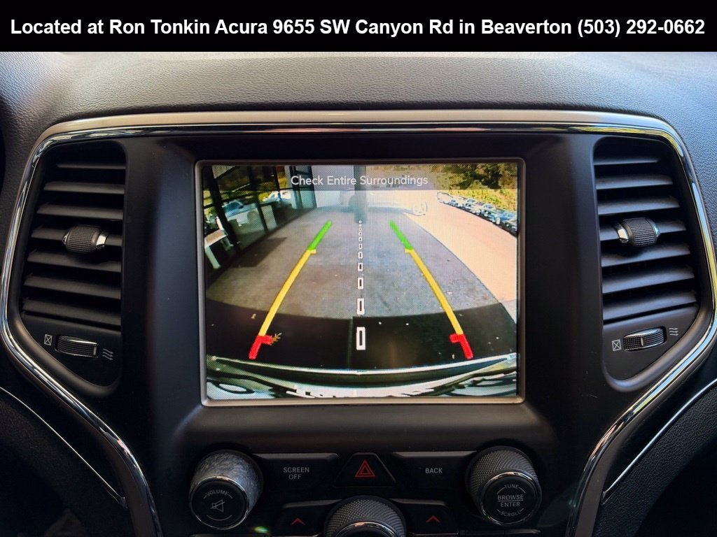Used 2015 Billet Silver Metallic Clearcoat Jeep Limited image 22