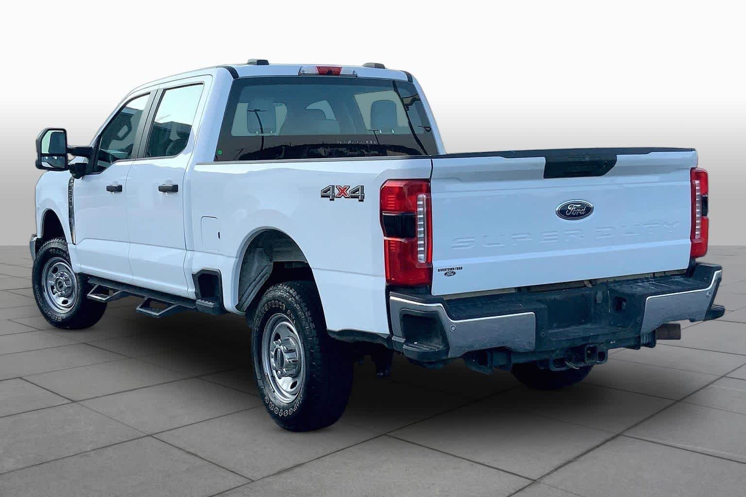 Used 2024 Oxford White Ford XL image 11