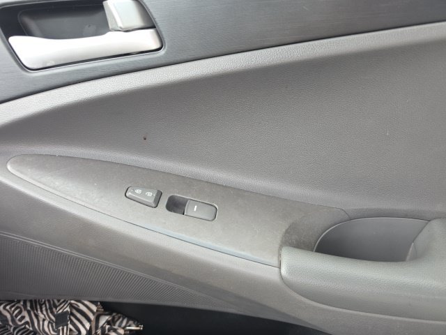 Used 2014 Blue Hyundai GLS image 13