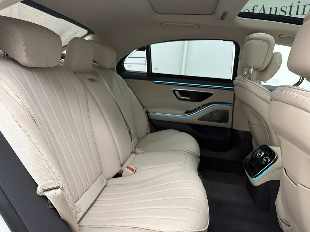 New 2027 White Mercedes-Benz S 580 image 28