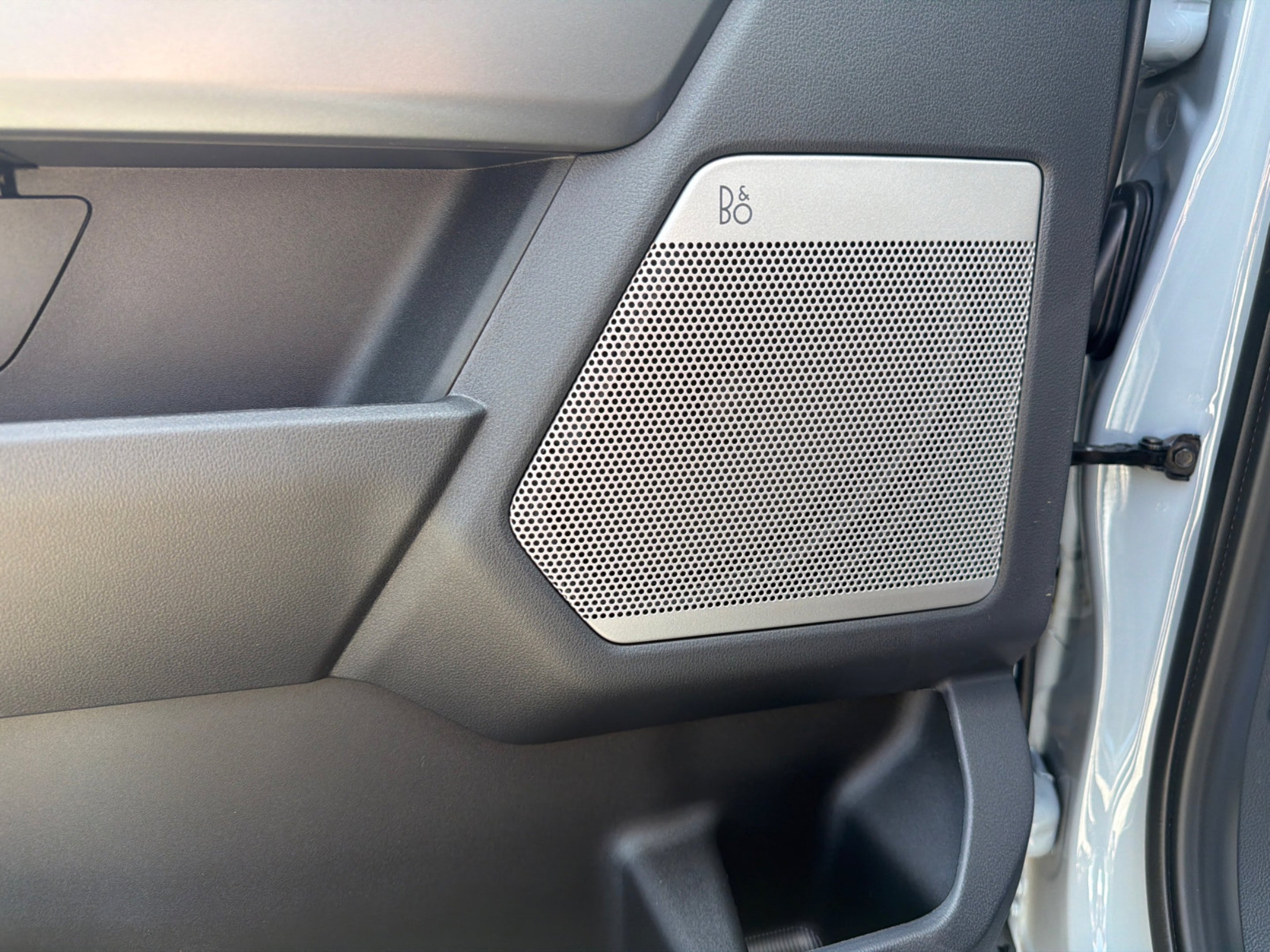 New 2026 Glacier Gray Metallic Tri-Coat Ford F-250® Lariat® image 21