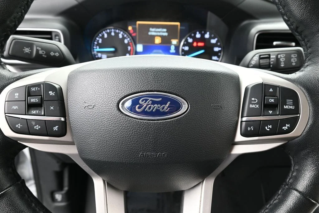 Used 2023 Oxford White Ford XLT image 22