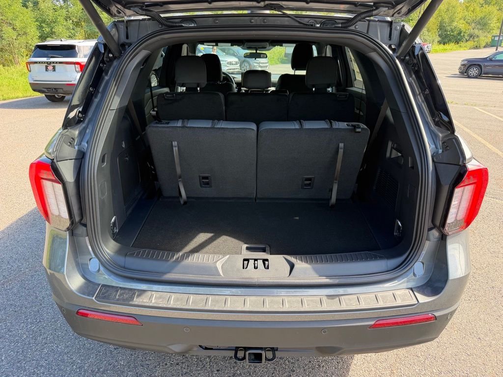 New 2027 Carbonized Gray Metallic Ford Active image 26