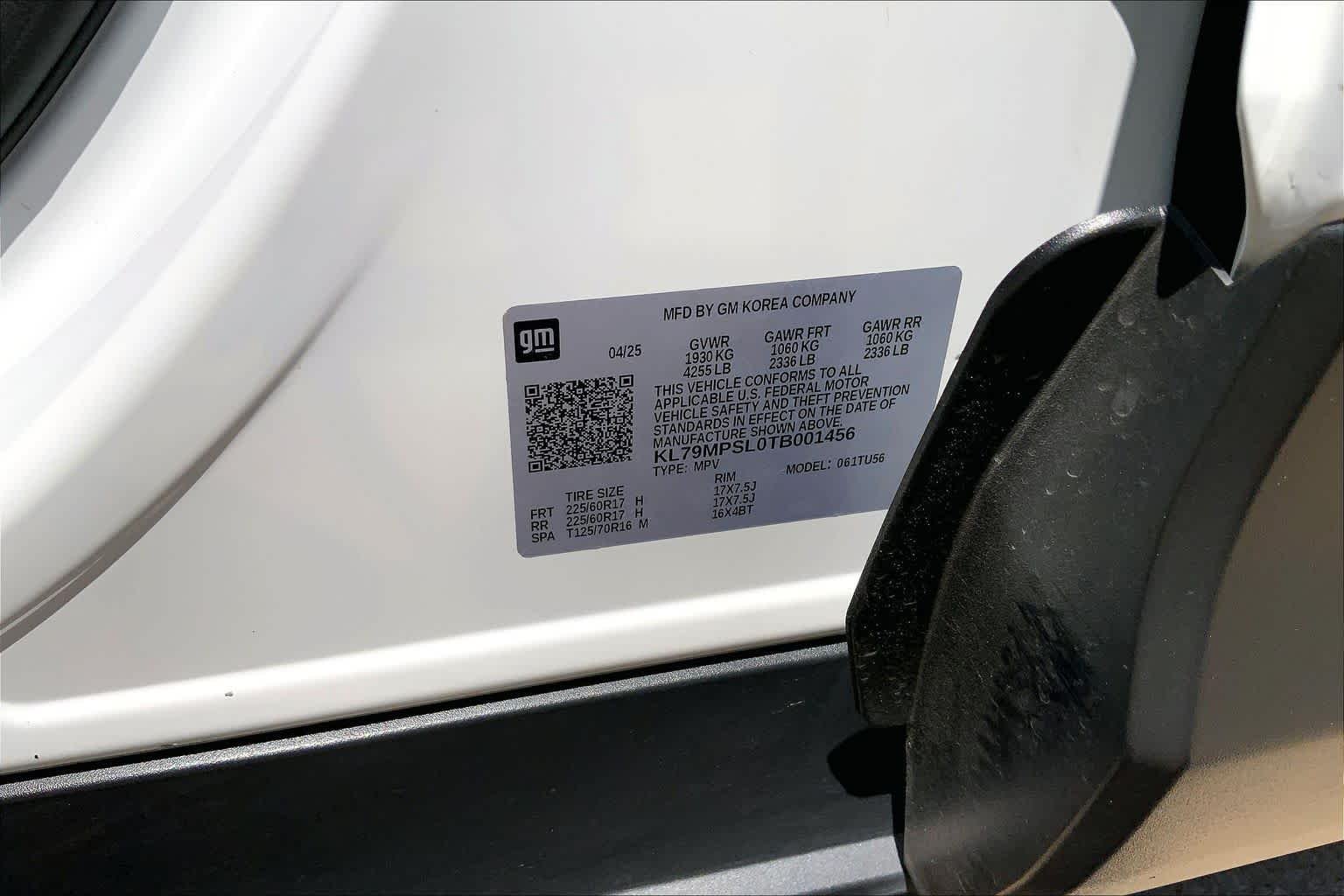Used 2026 Summit White Chevrolet LT image 32