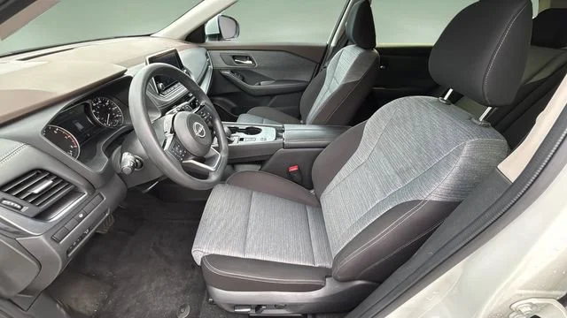 Used 2023 White Nissan SV FWD image 18