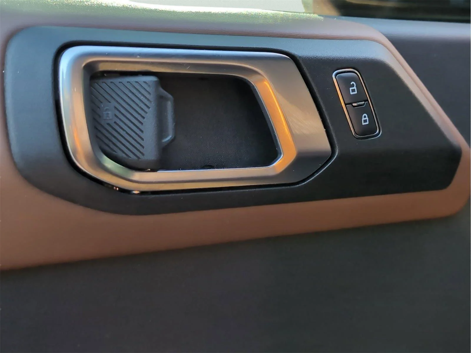 Used 2021 Cyber Orange Metallic Tri-Coat Ford Outer Banks image 16
