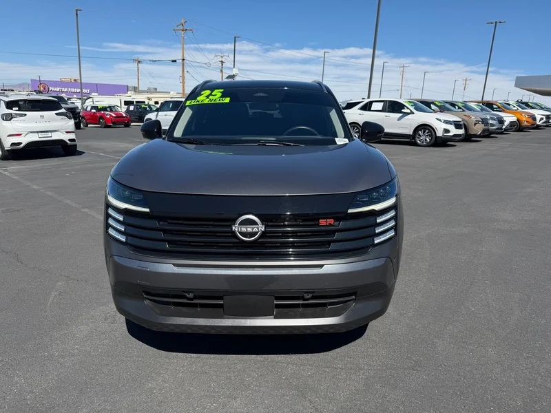 Used 2025 Gun Metallic/supe Nissan SR image 8