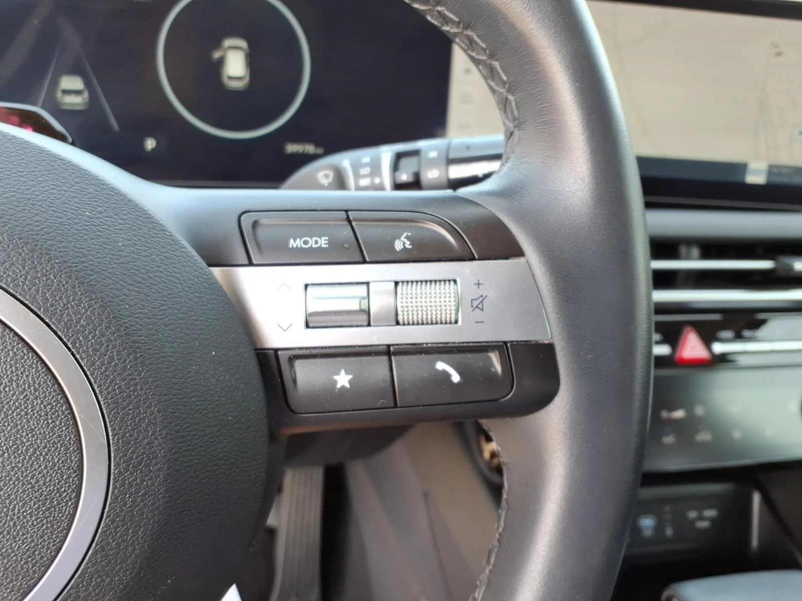Used 2025 Serenity White Pearl Hyundai SEL Convenience image 28