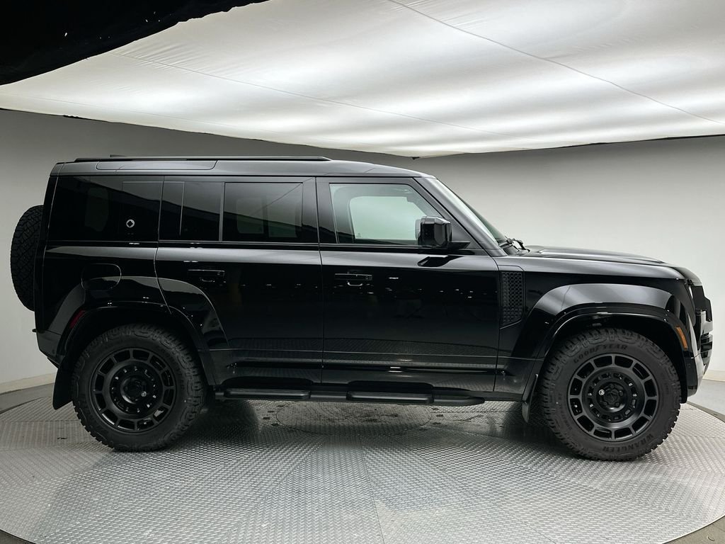 New 2026 Narvik Black Land Rover OCTA image 12