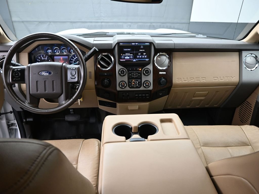 Used 2013 White Ford Lariat image 20