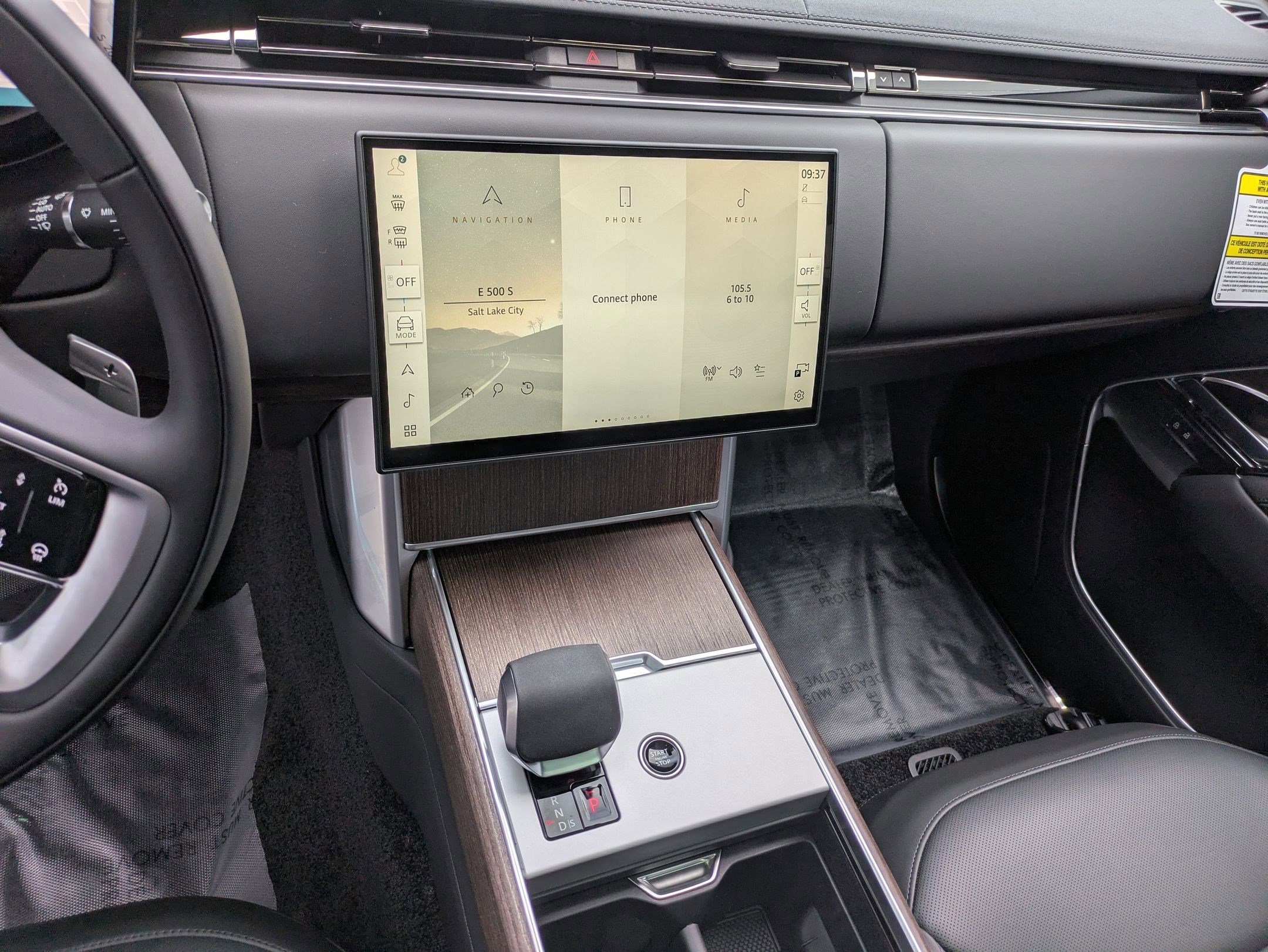 2025 Land Rover Range Rover SE - Photo 16