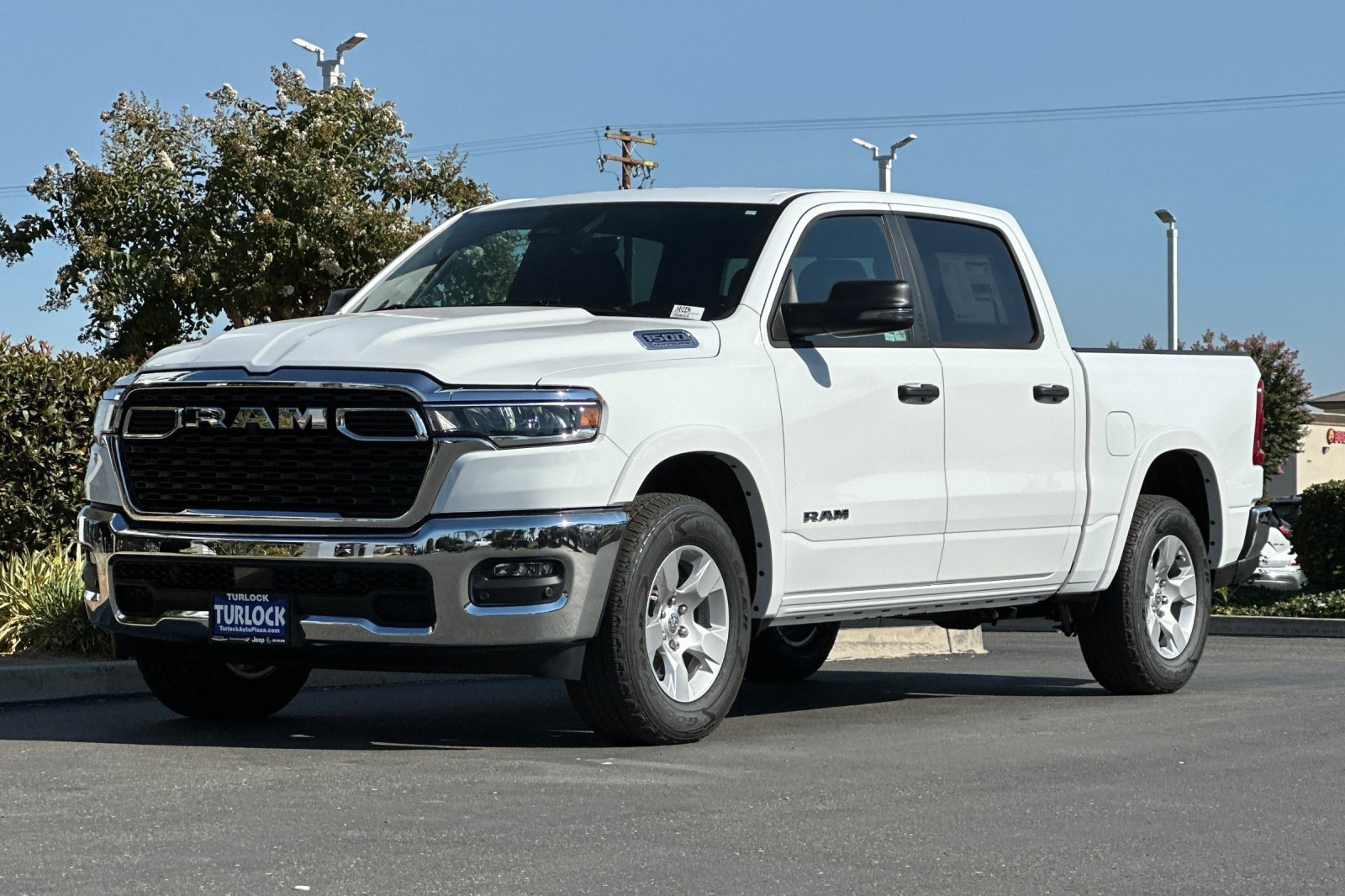 New 2026 Bright White Clear-Coat Exterior Paint RAM Big Horn/Lone Star image 8