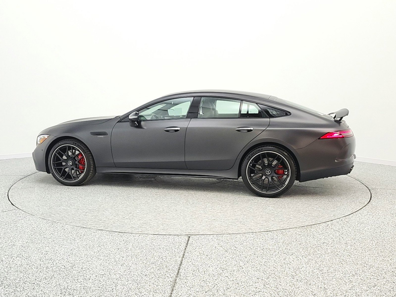 New 2026 MANUFAKTUR Graphite Grey Magno Mercedes-Benz AMG® GT 43 4-Door Coupe image 31