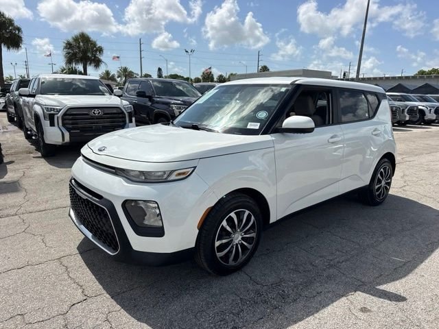 Used 2021 White Kia LX image 7