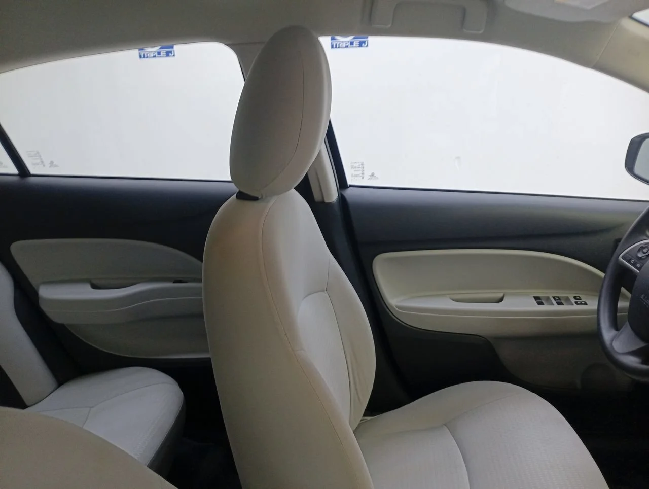 Used 2024 Graphite Gray Mitsubishi ES image 16