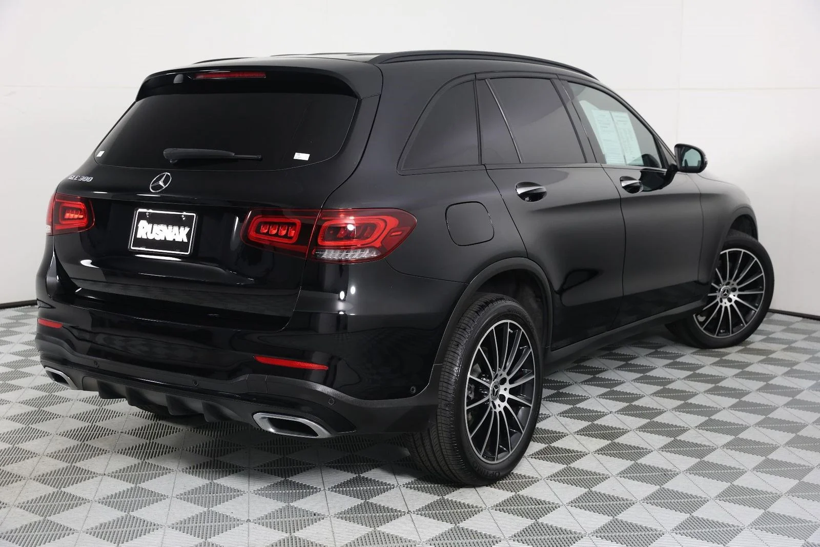 Used 2022 Black Mercedes-Benz GLC 300 image 7