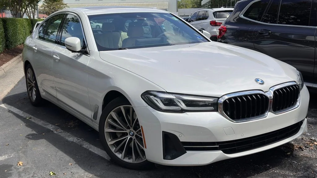 Used 2022 Mineral White Metallic BMW 530i xDrive image 1