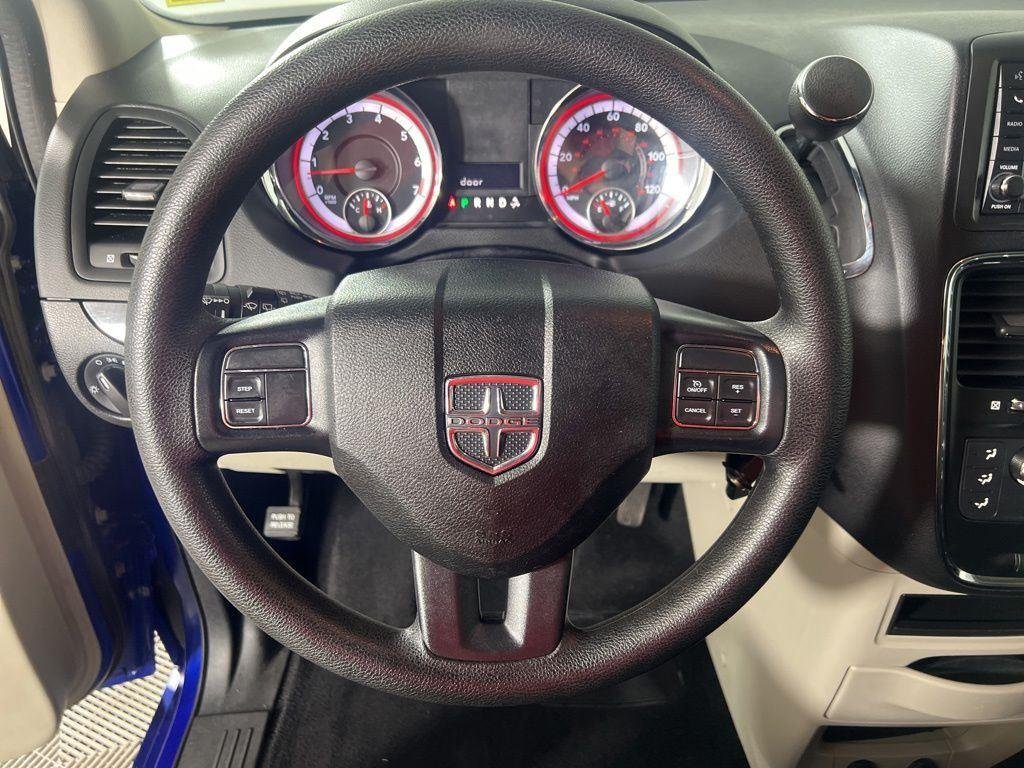 Used 2019 Indigo Blue Dodge SE image 13