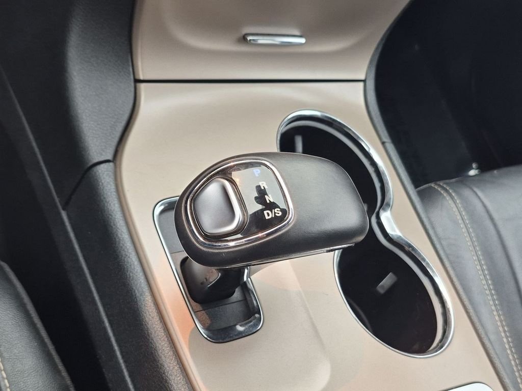 Used 2014 Maximum Steel Metallic Jeep Limited image 16