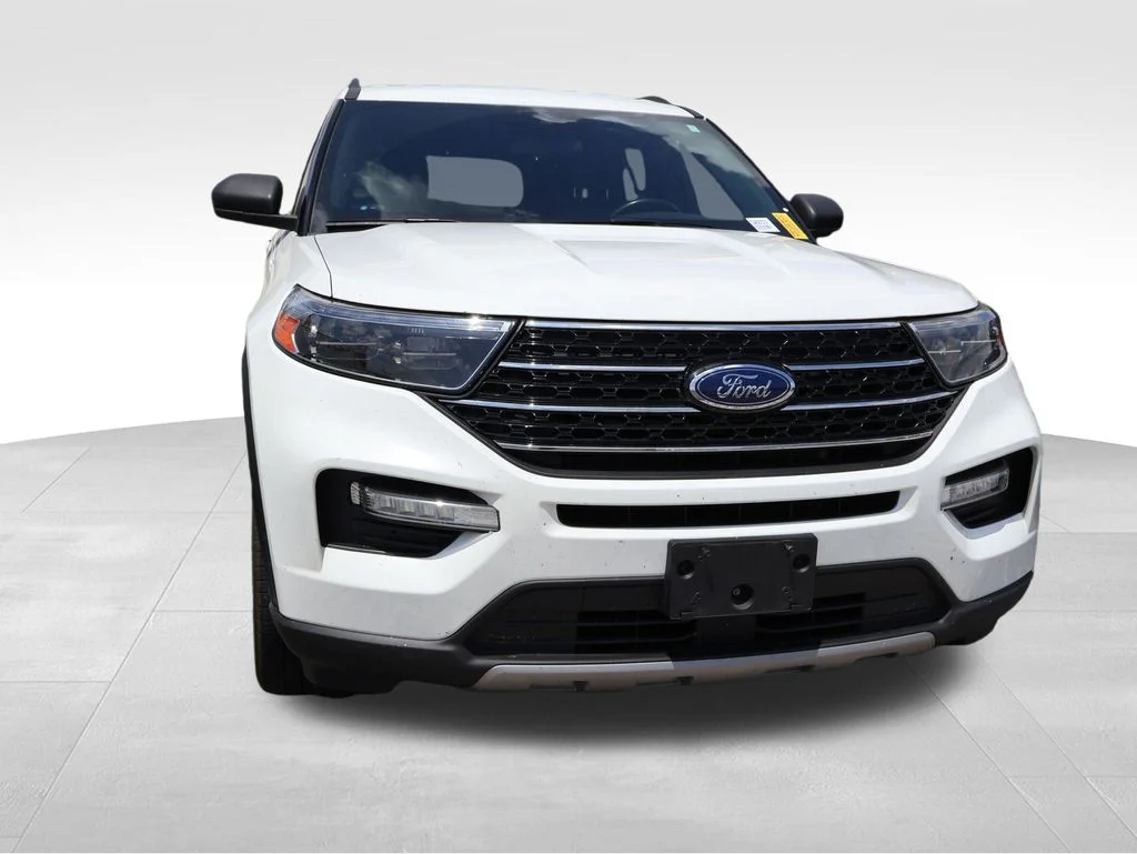 Used 2020 White Metallic Ford XLT image 9