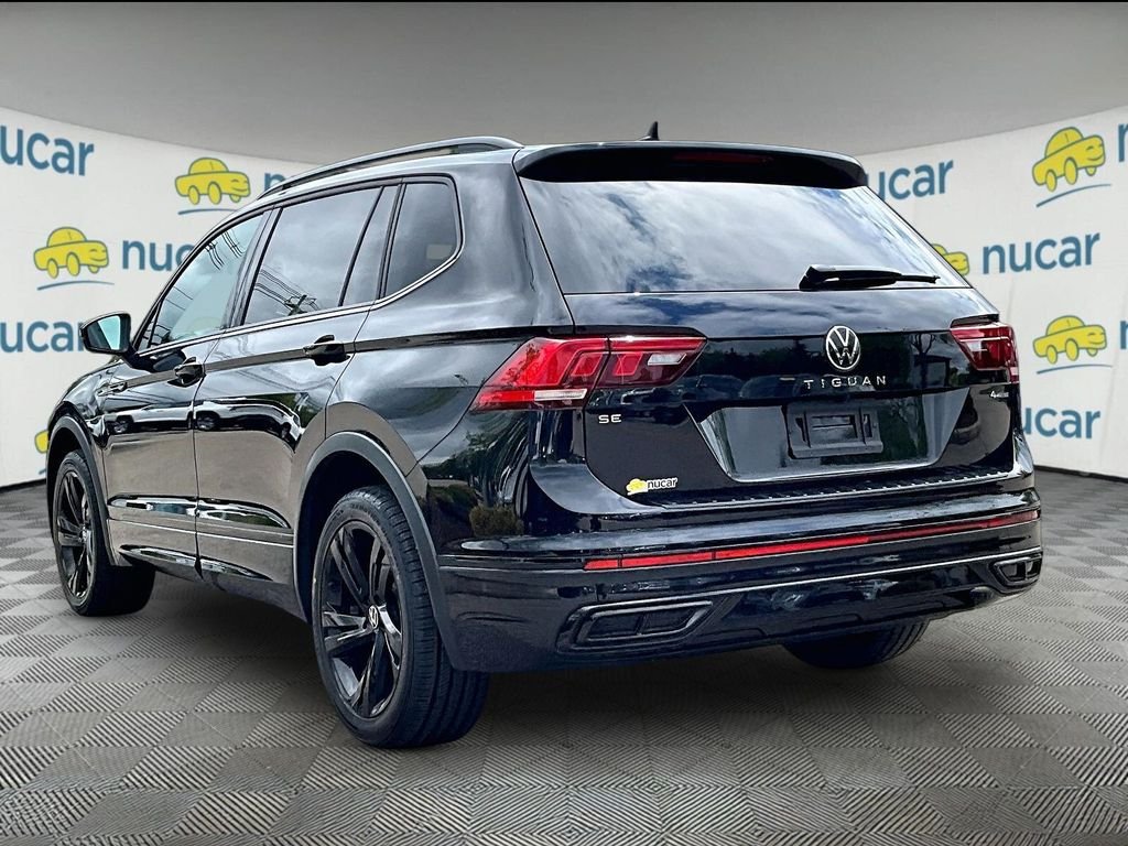 Used 2023 Black Volkswagen 2.0T SE R-Line Black image 4