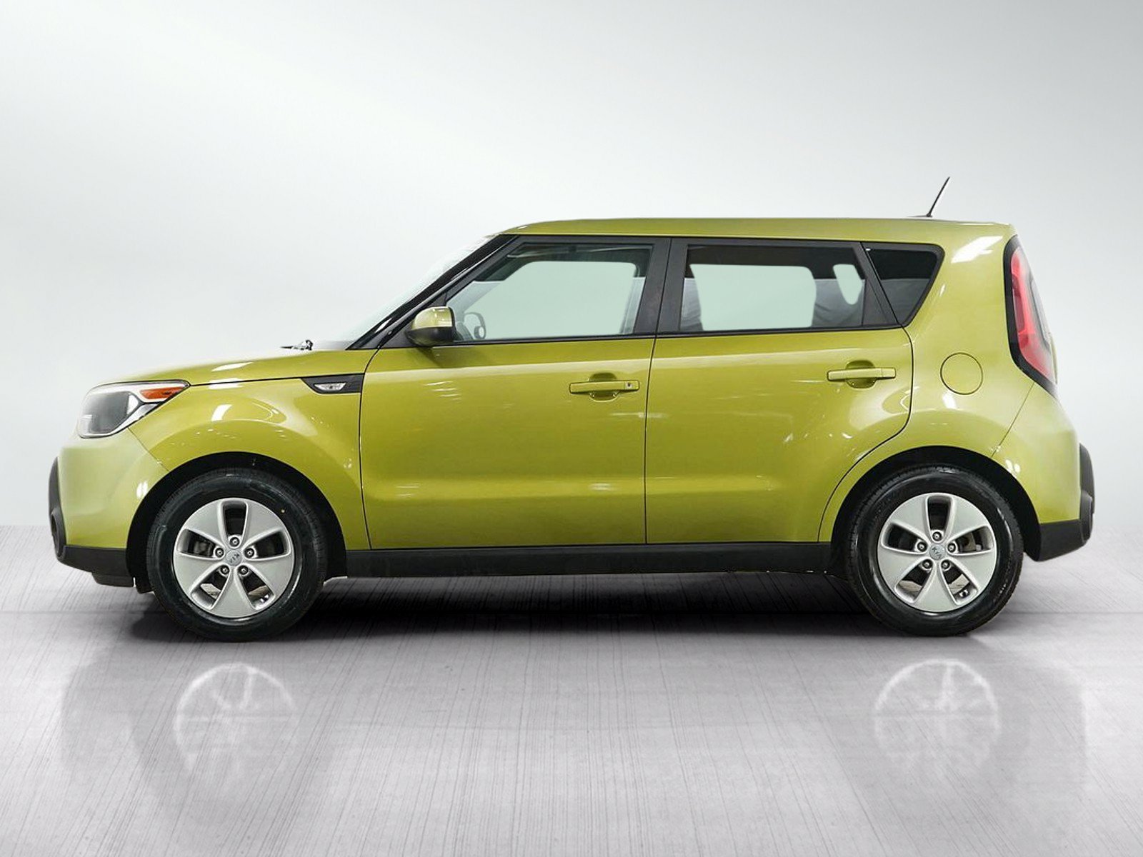 Used 2014 Kia Soul Base with VIN KNDJN2A26E7729748 for sale in Burnsville, Minnesota