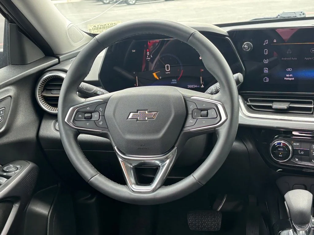 Used 2025 Black Chevrolet ACTIV image 26