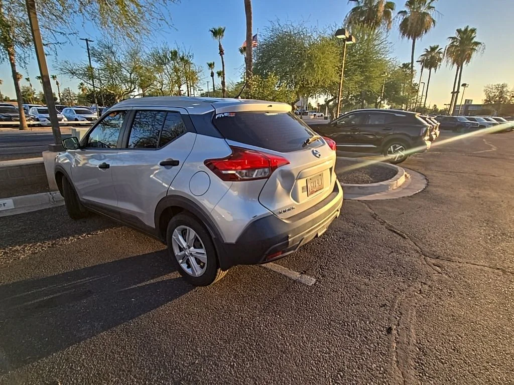 Used 2019 Silver Nissan S image 6