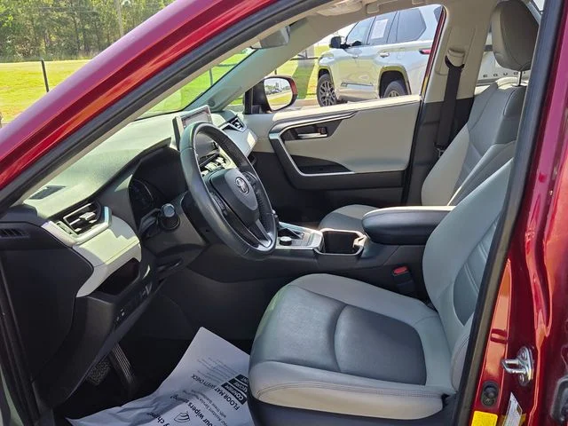 Used 2022 Red Toyota Limited image 5
