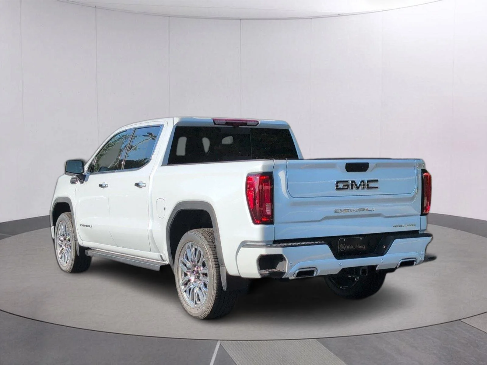 New 2026 Glacier White Tricoat GMC Denali Ultimate image 3