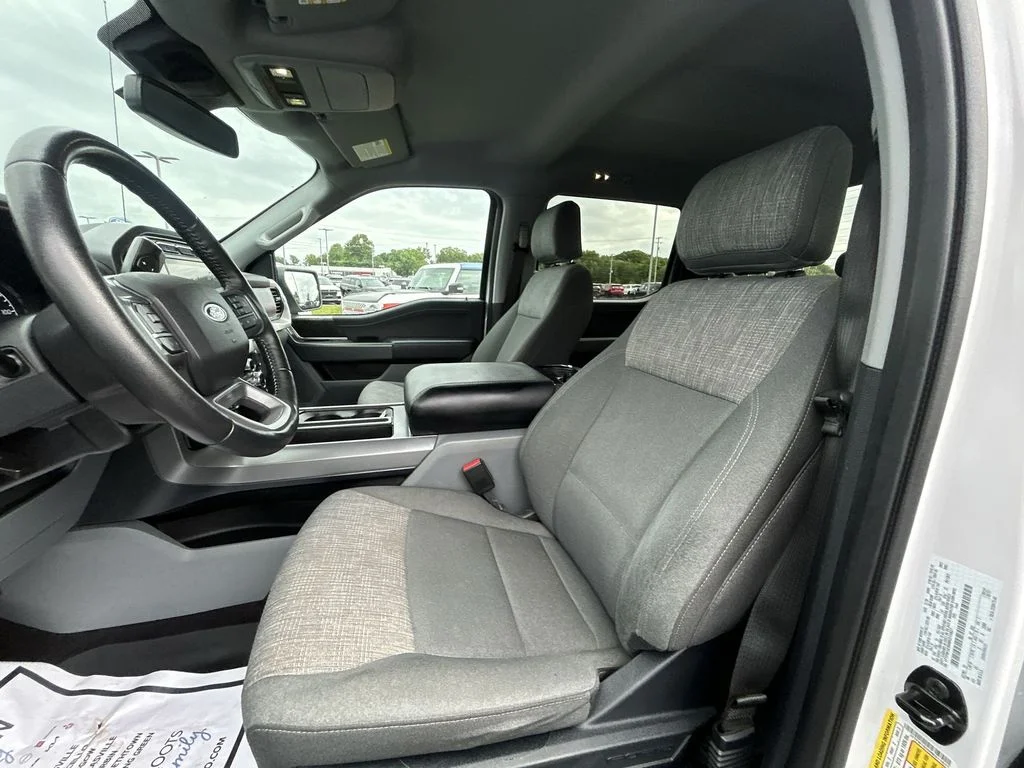 Used 2021 White Ford XLT image 17