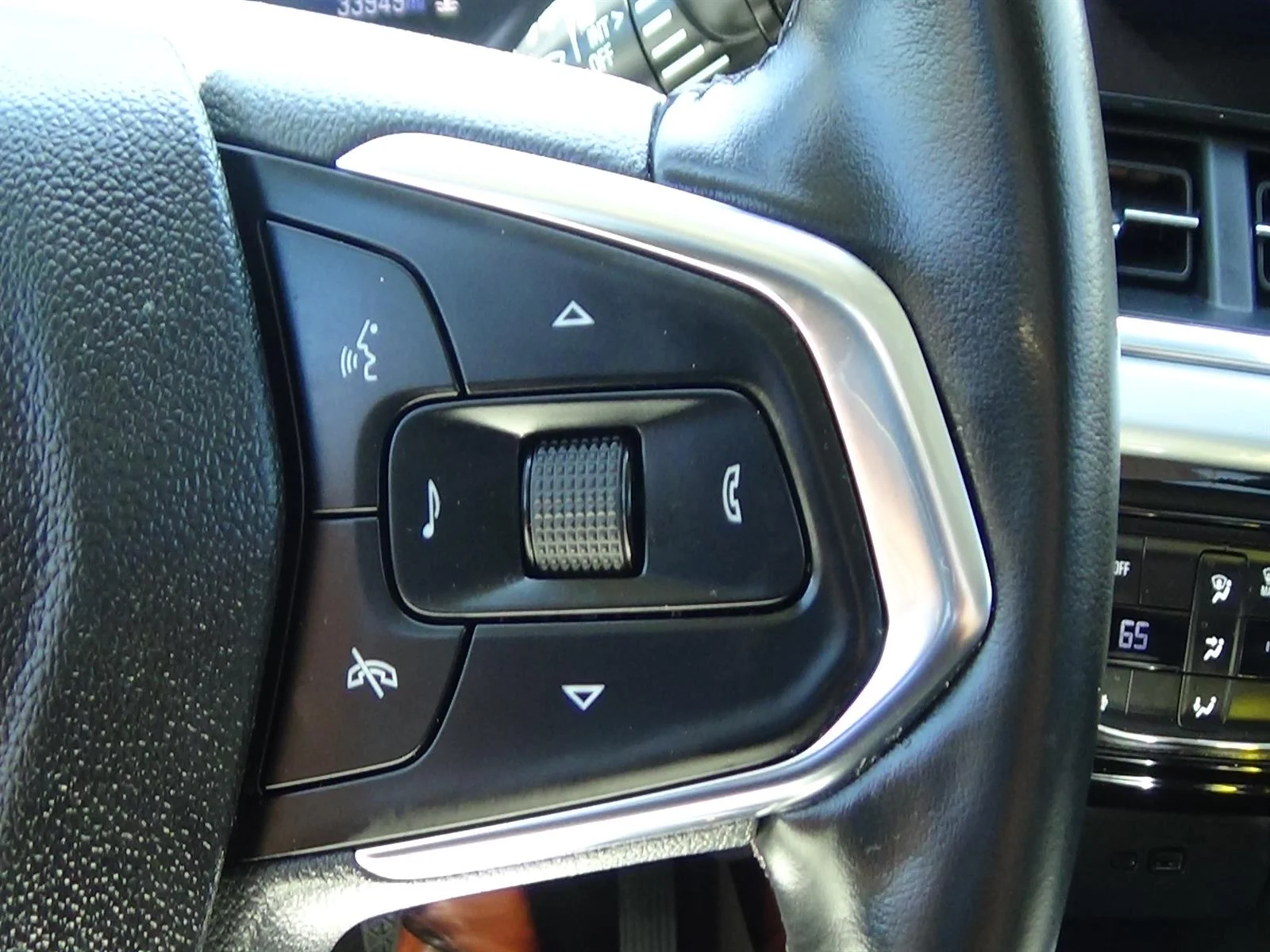 Used 2025 Black Chevrolet LT image 21