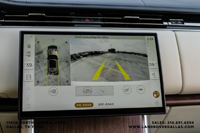 Used 2024  Land Rover SE image 20