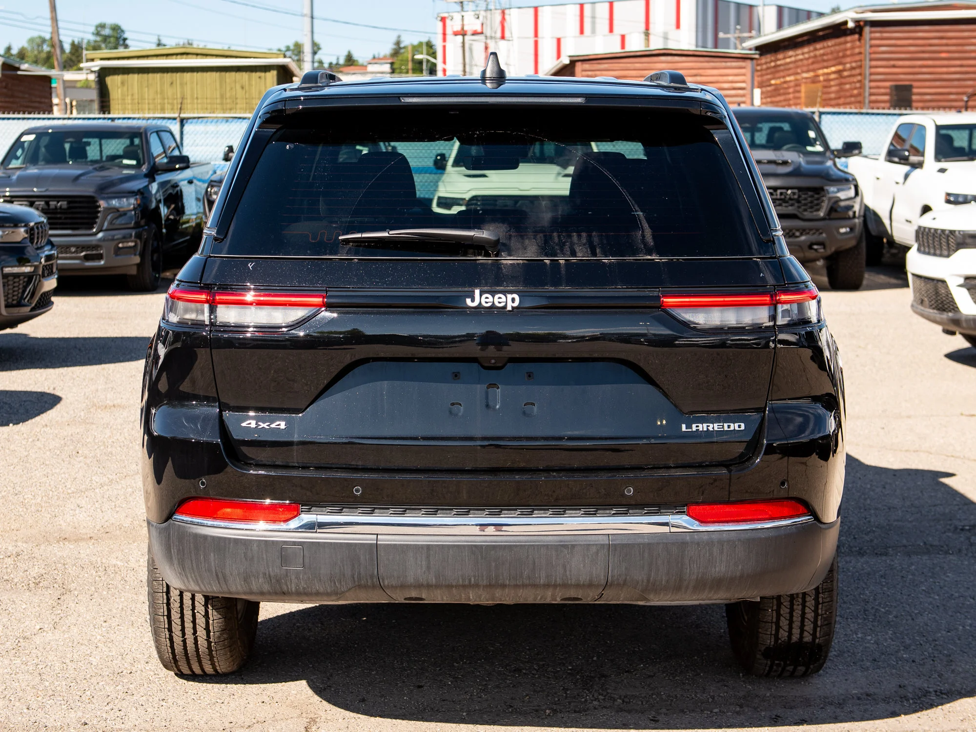New 2025 Black Jeep Laredo* 4x4, Heated Seats/Wheel, Blind-Spot Monitoring image 4