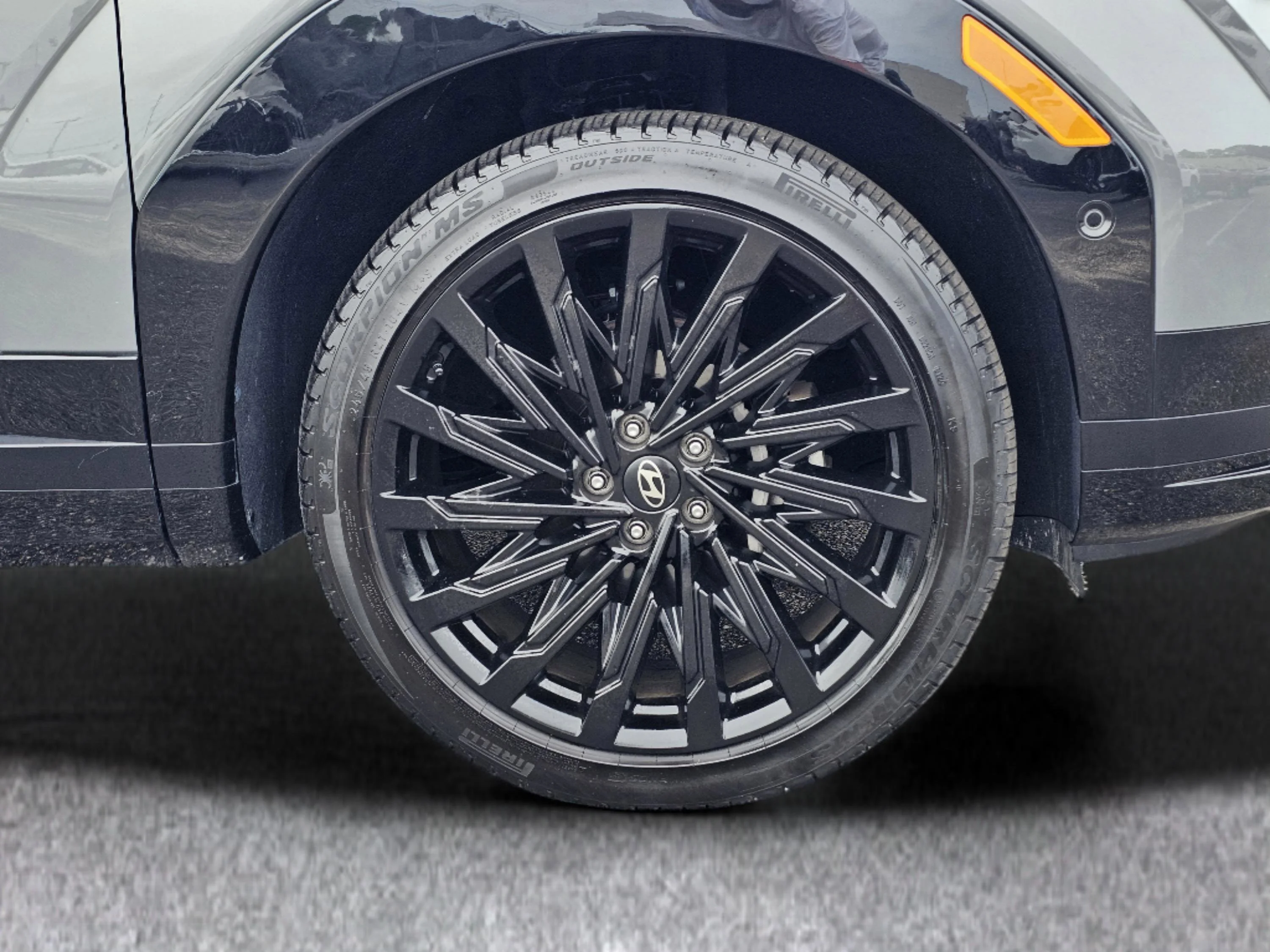 Used 2024 Hampton Gray Hyundai Calligraphy image 6