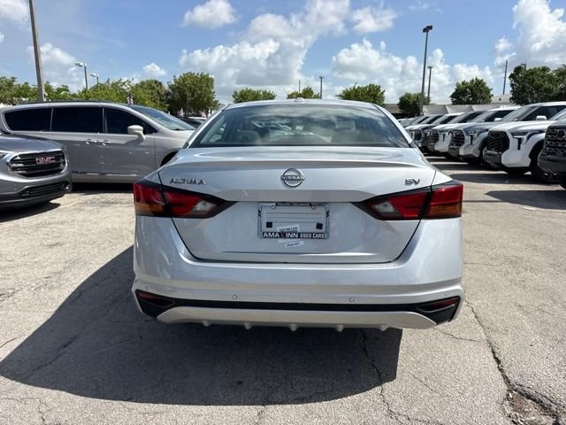 Used 2024 Silver Nissan 2.5 SV image 4