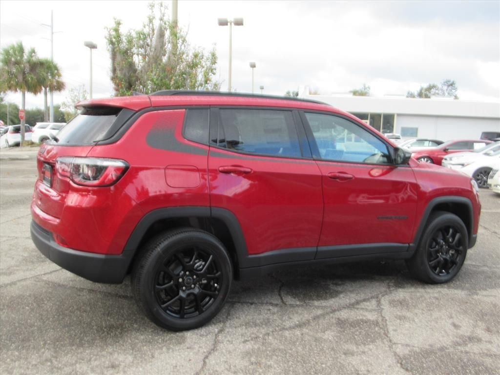 New 2026 Red Hot Pearlcoat Jeep Latitude Altitude image 6