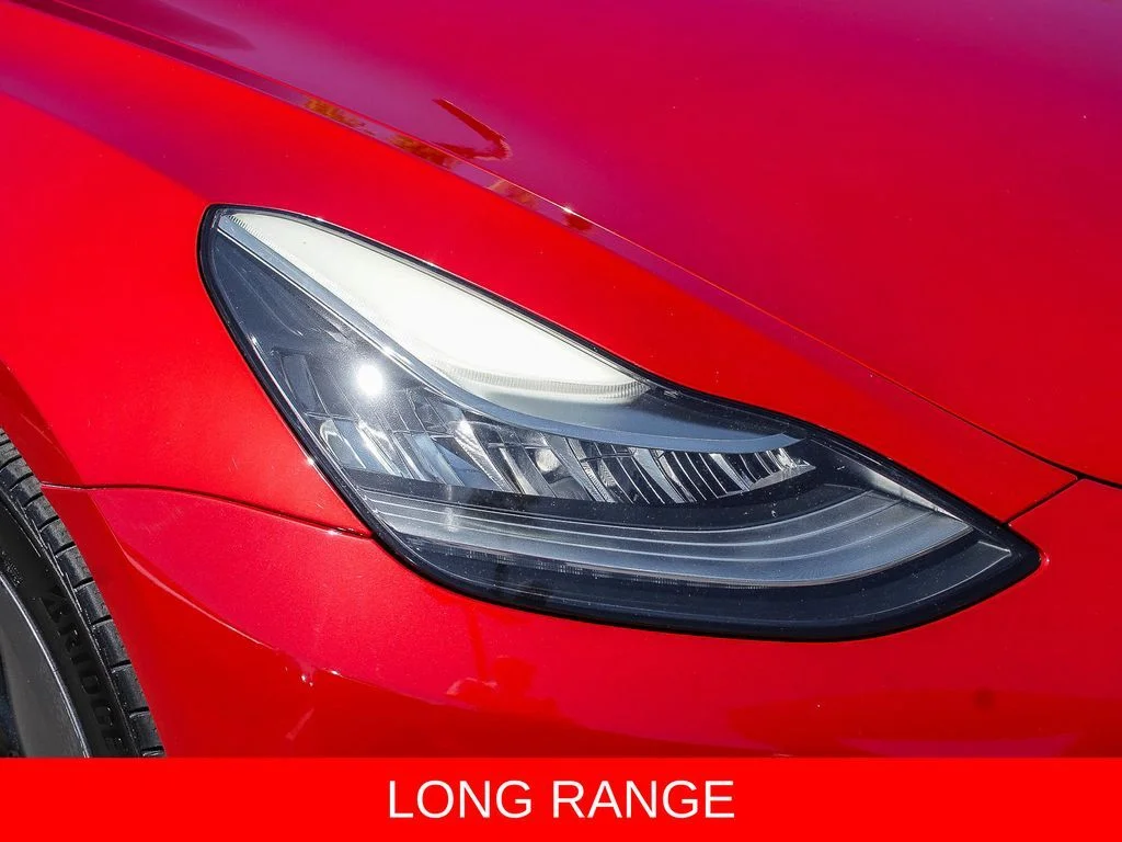 Used 2018  Tesla Long Range image 10
