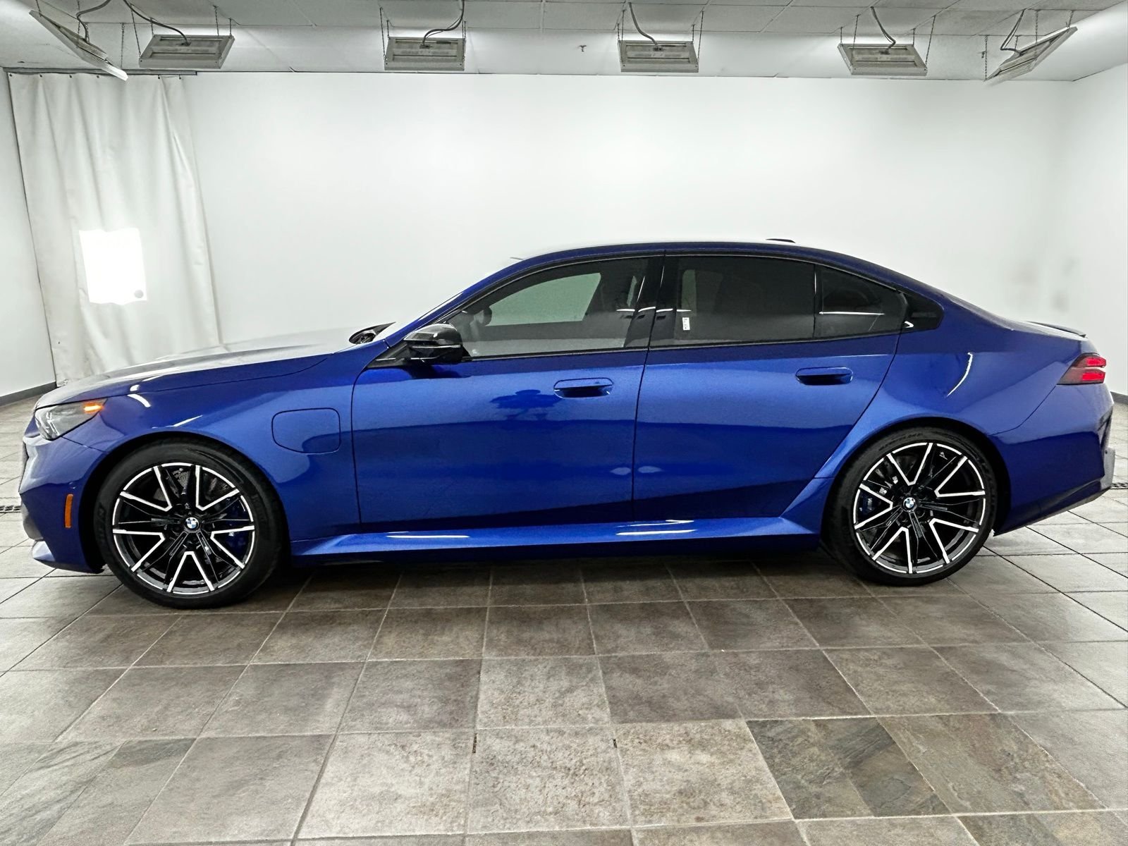 New 2026 Marina Bay Blue Metallic BMW Base image 3
